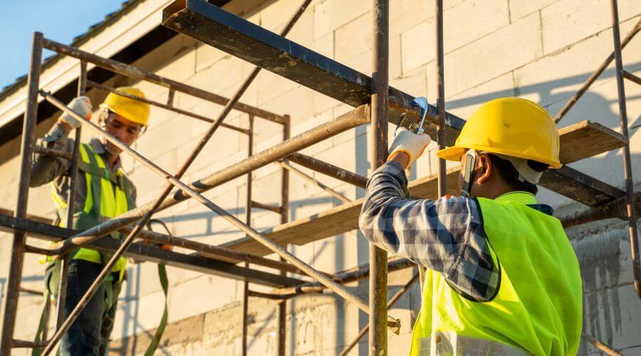 Professional residential roofers in Saugus, MA